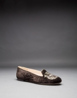 Brown velvet shoes with embroidered RV shield in light gold lurex