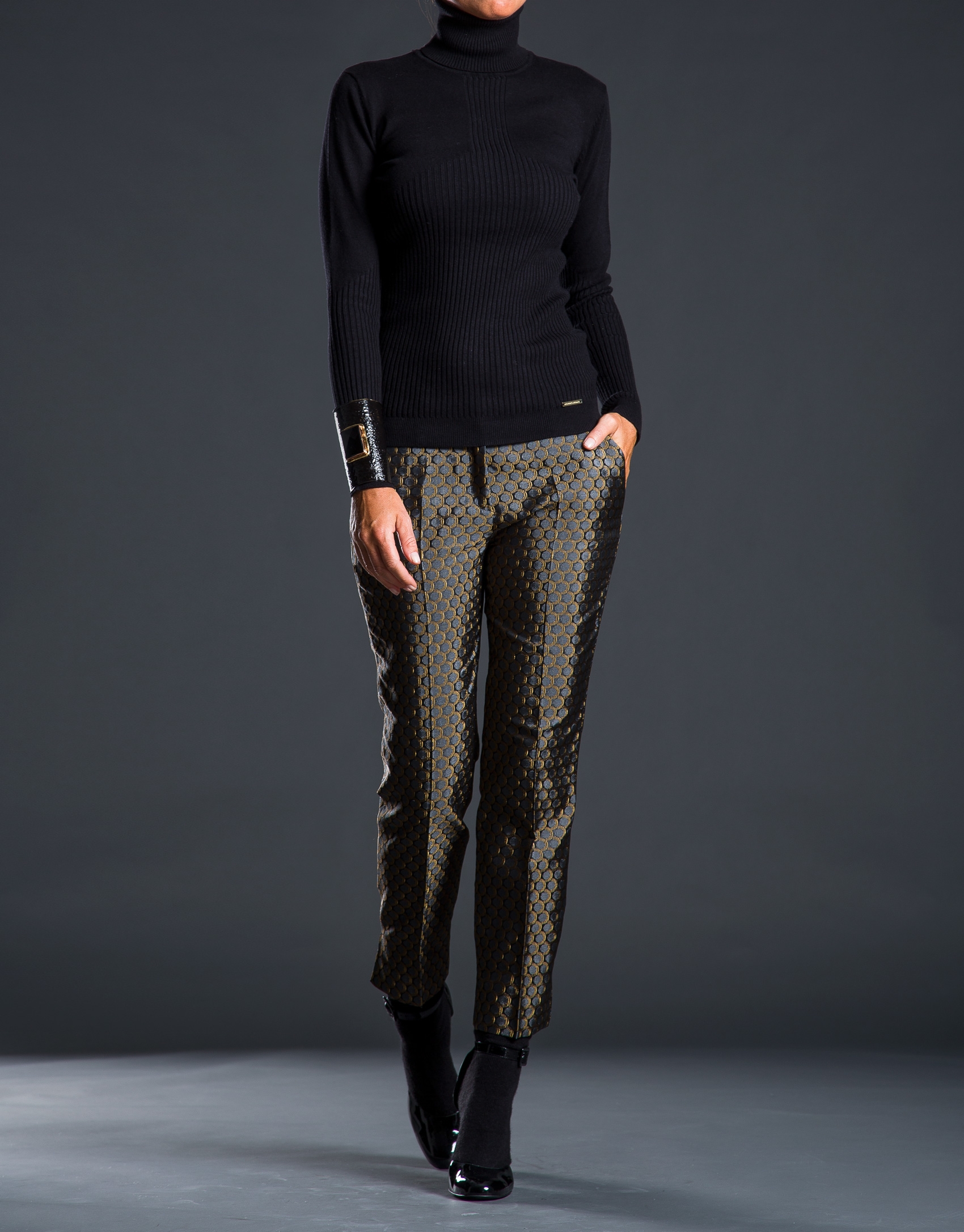 Jacquard ankle-length pants 