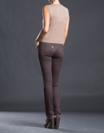 Narrow brown pants with pockets