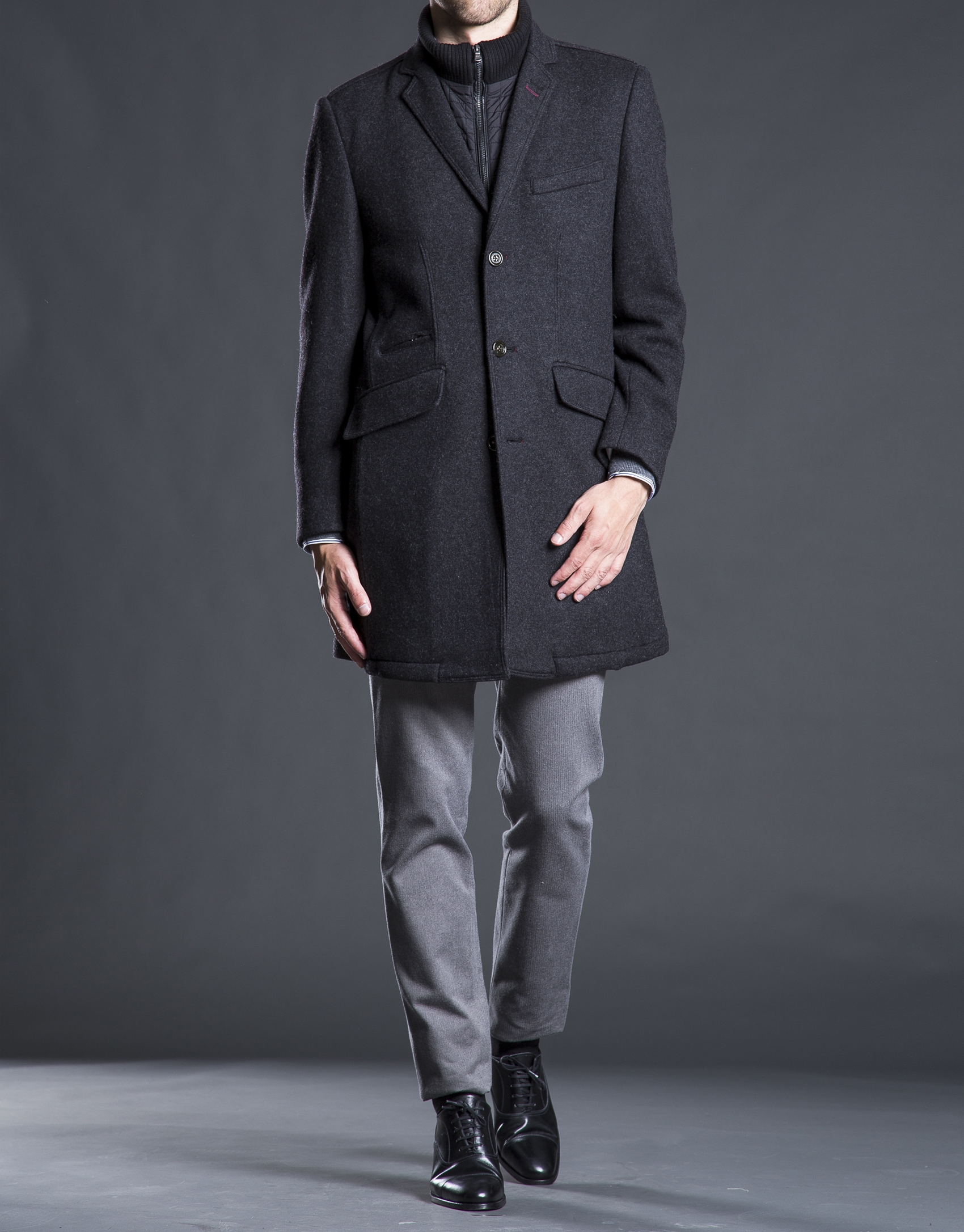 Gray buttoned overcoat 