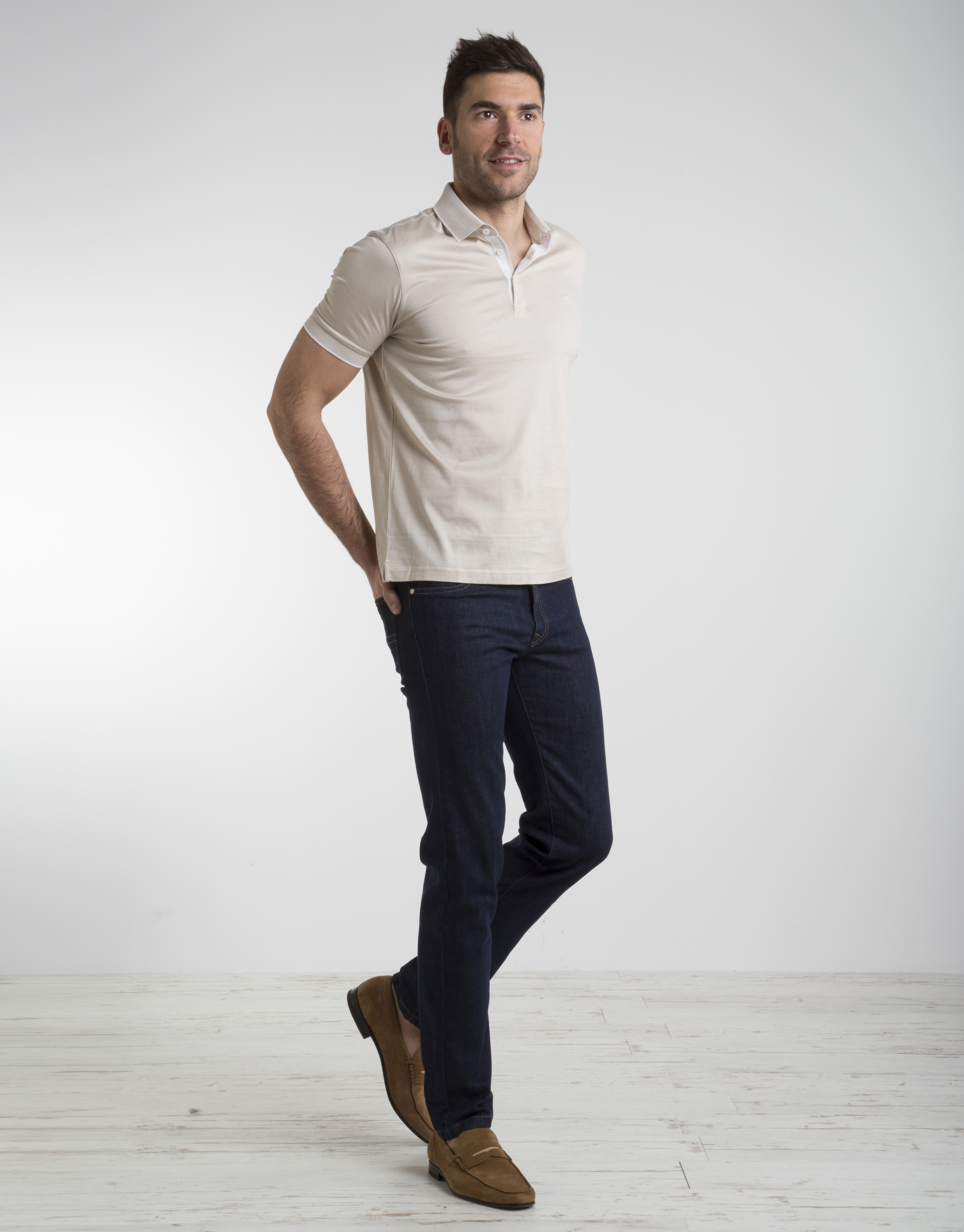 Polo milrayas beige/blanco