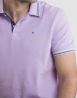 Mauve pique polo with beige contrasts