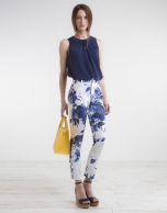 Floral print high-waisted pants