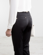 Black pants with five pockets