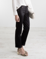 Black pants with five pockets