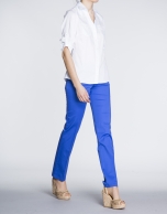 White cotton shirt with three-quarter versatile sleeve