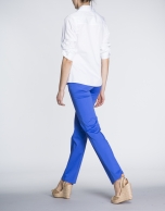 White cotton shirt with three-quarter versatile sleeve