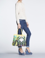 Bolso Shopping Birdy Miami tejido estampado tropical y piel amarilla