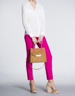 Bolso Satchel Rocío Copacabana camel con asas en fucsia