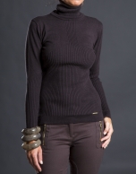 Fine knit brown sweater 