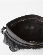 Clutch plumas negro