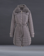 Trench largo acolchado gris