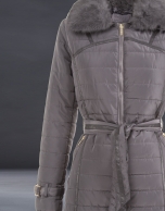 Trench largo acolchado gris