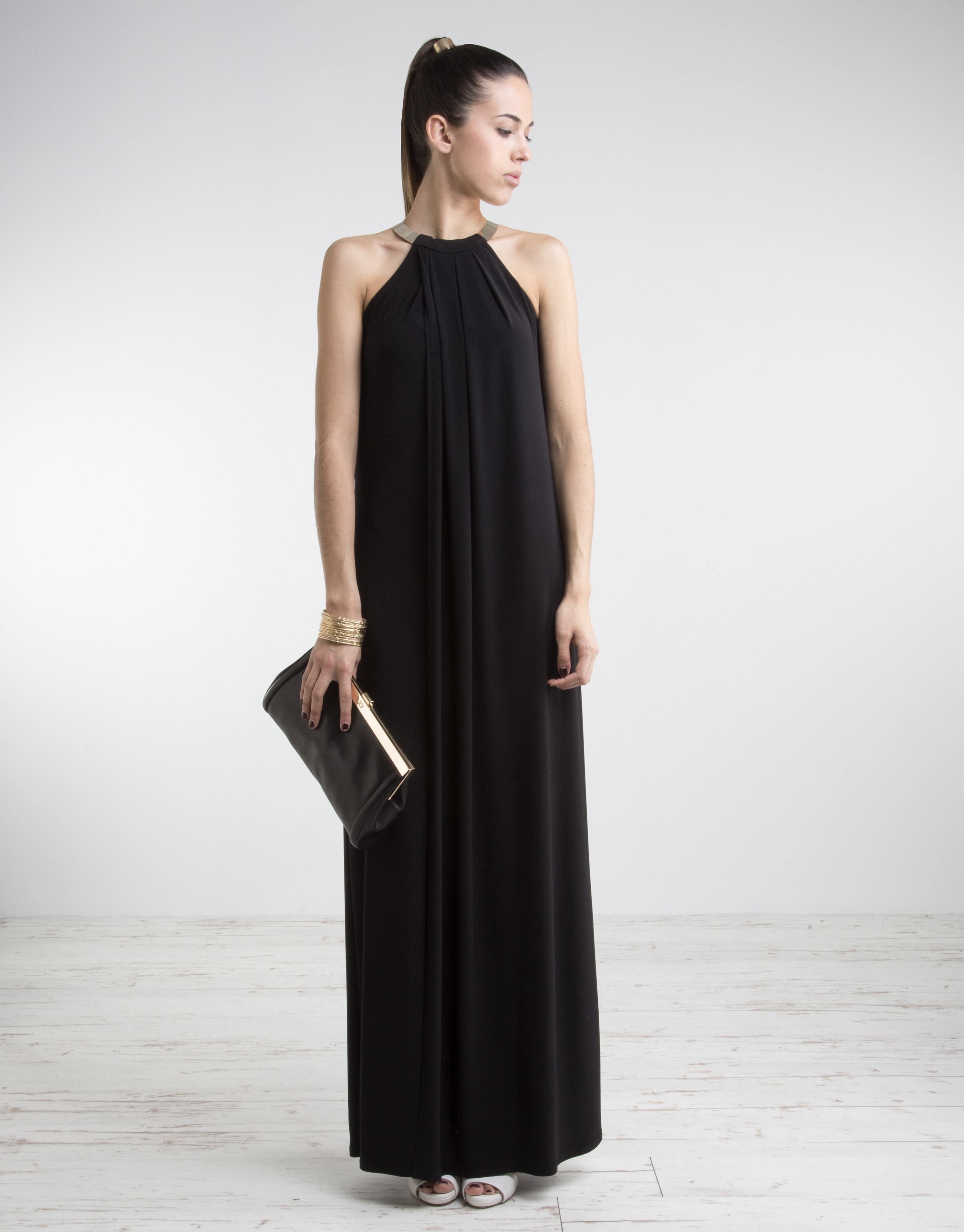 Vestido escote halter negro