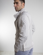 Parka cuatro bolsillos beige