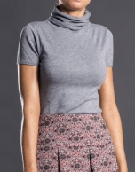 Short-sleeved grey sweater 