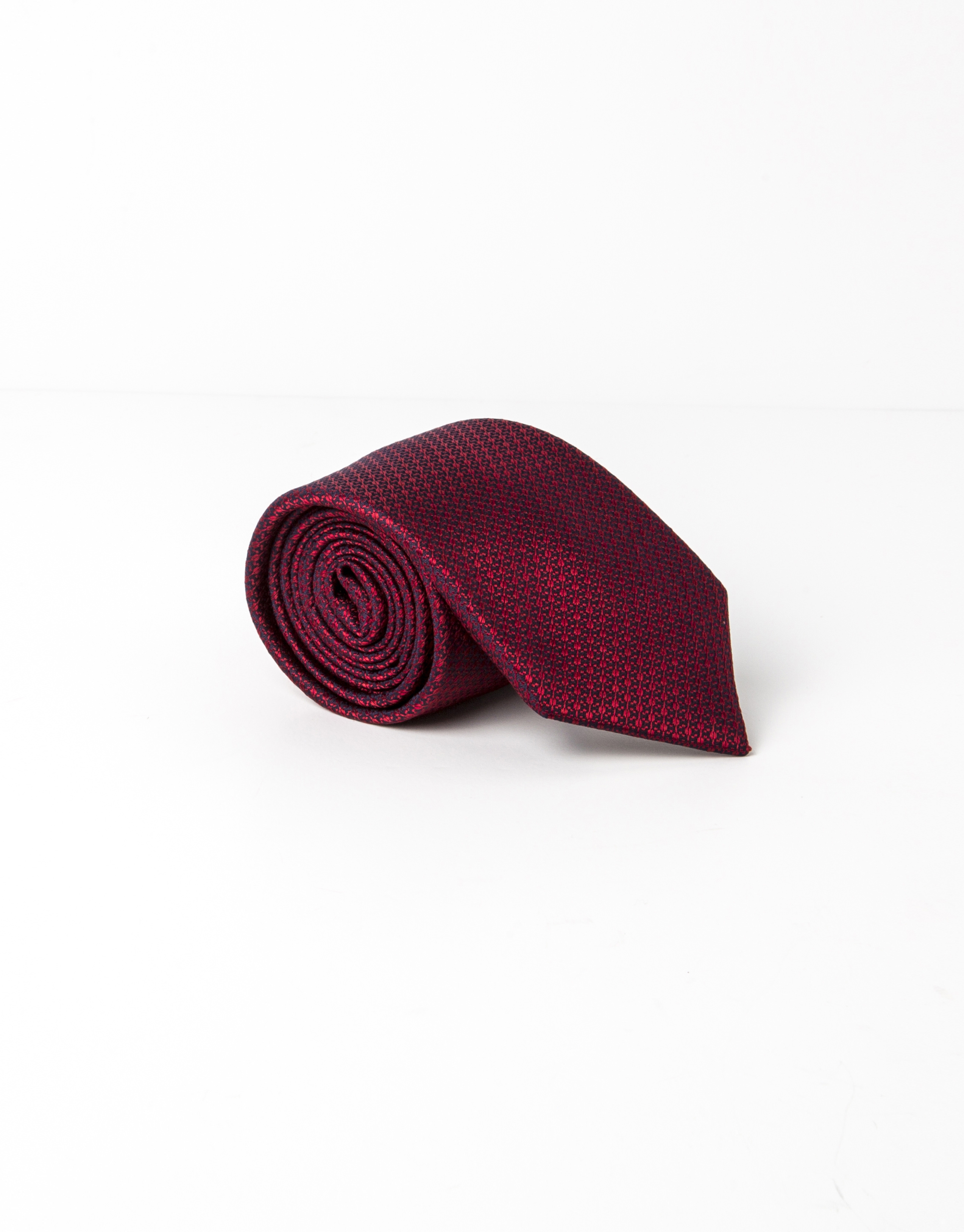 Red structured tie