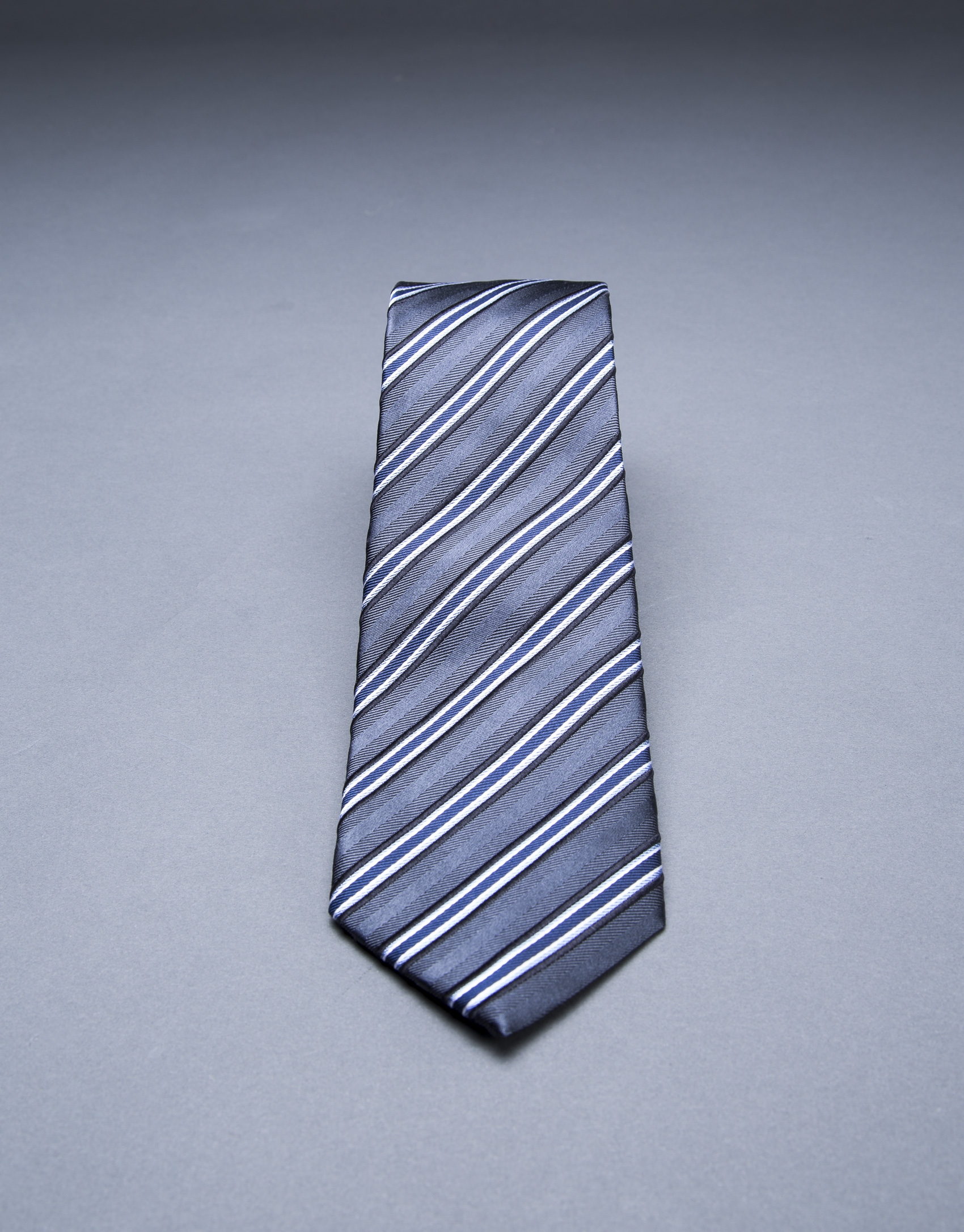 Corbata multirayas gris azul