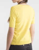 Yellow sweater with short sleeves