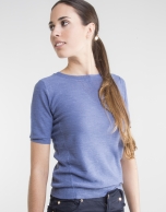 Blue sweater with short sleeves