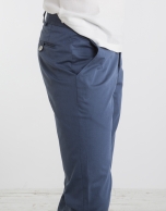 Pantalón chino estructura azul