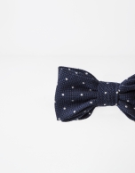 Grey bowtie with beige dots