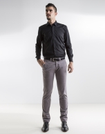 Camisa slim fit negra