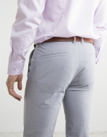 Pantalón chino microestructura marino