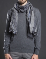 Foulard gris rayas azules