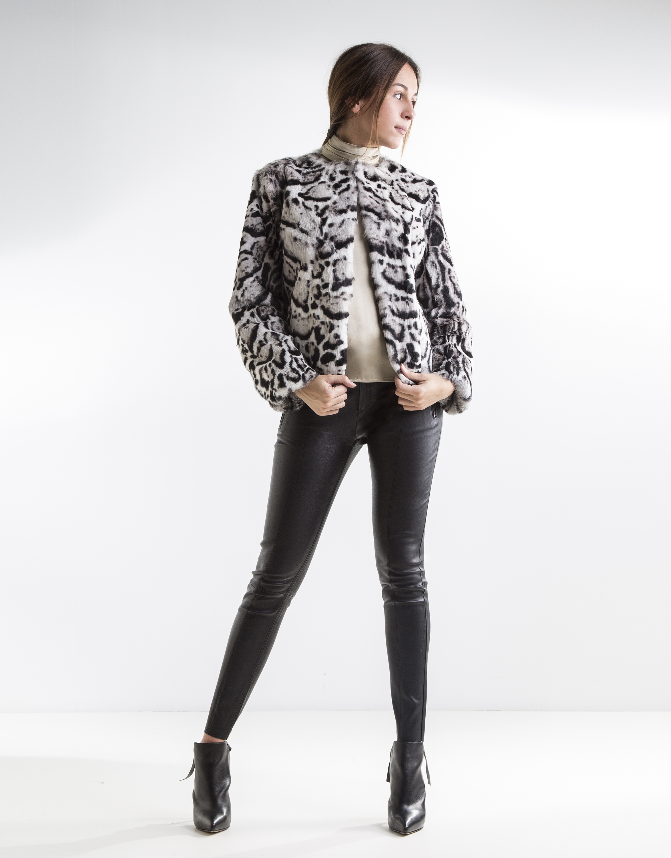 Short animal print rabbit jacket