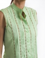 Cotton blouse with tucks and lace 