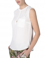 Blusa crepe blanco roto sin mangas