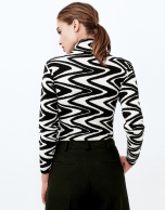 Zig zag top