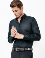 Black poplin shirt