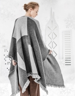 Gray geometric print cape