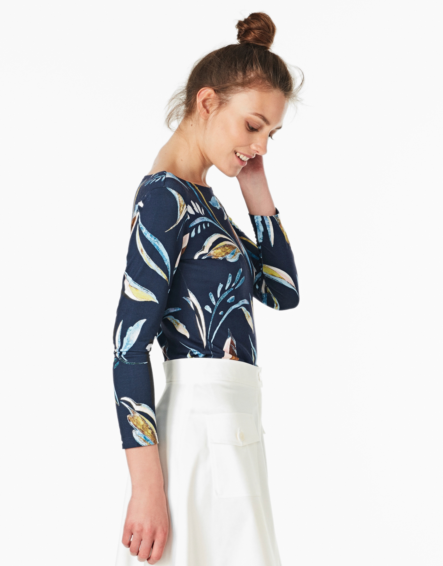 Blue leaf print, long-sleeved top 