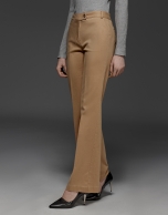 Pantalón recto camel