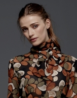 Retro print blouse with bow