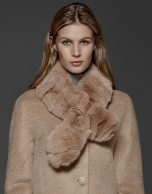 Beige retro coat with fur collar