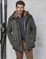 Khaki parka with hood and fur