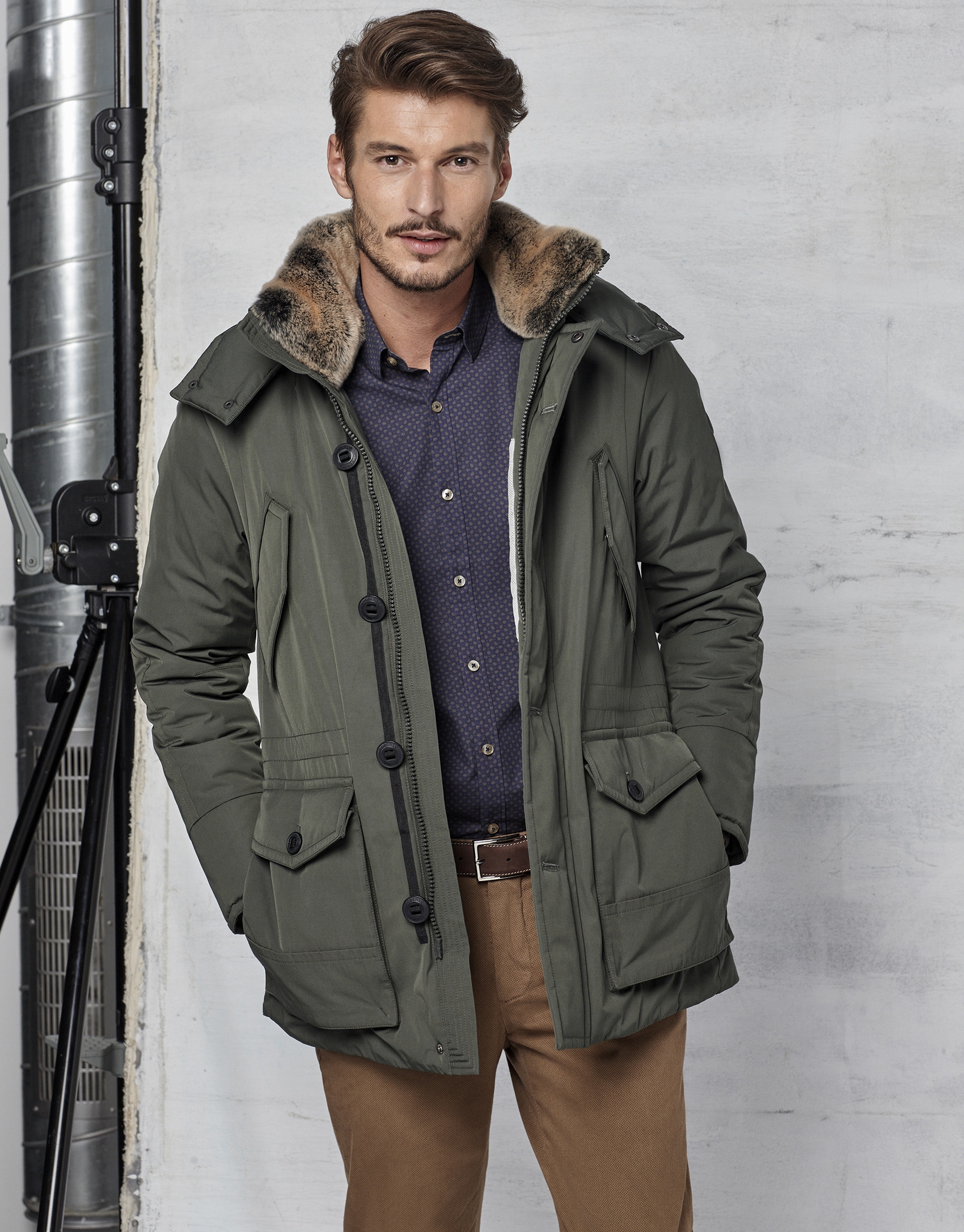 Khaki parka with hood and fur