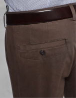 Pantalón chino algodón marrón