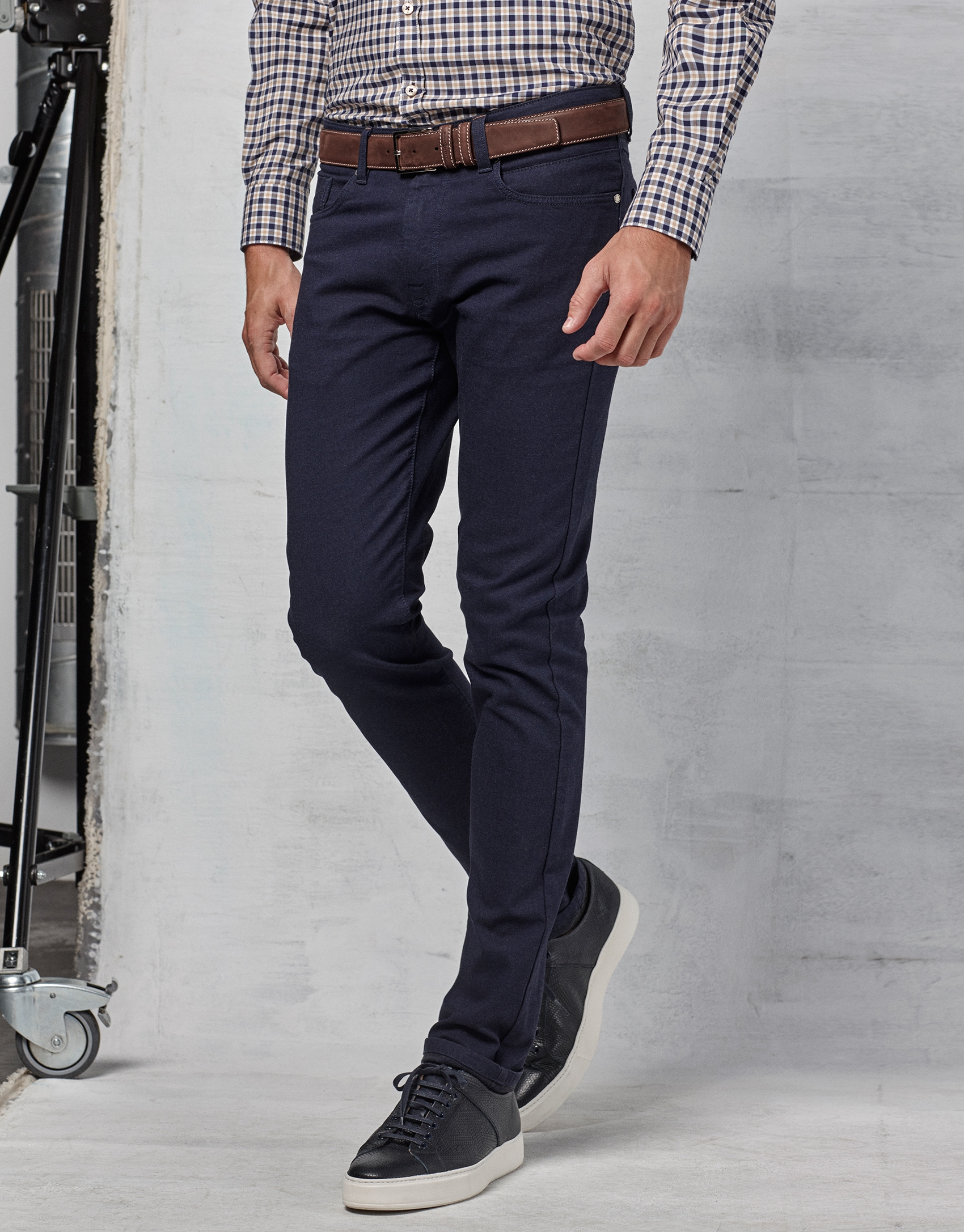 Navy blue pants with 5 pockets