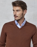 Brown wool sweater with V neck