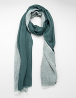 Green two-tone scarf