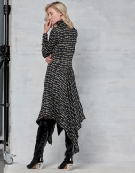 Long-sleeved dress with bow collar 