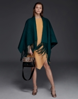 Poncho flecos verde