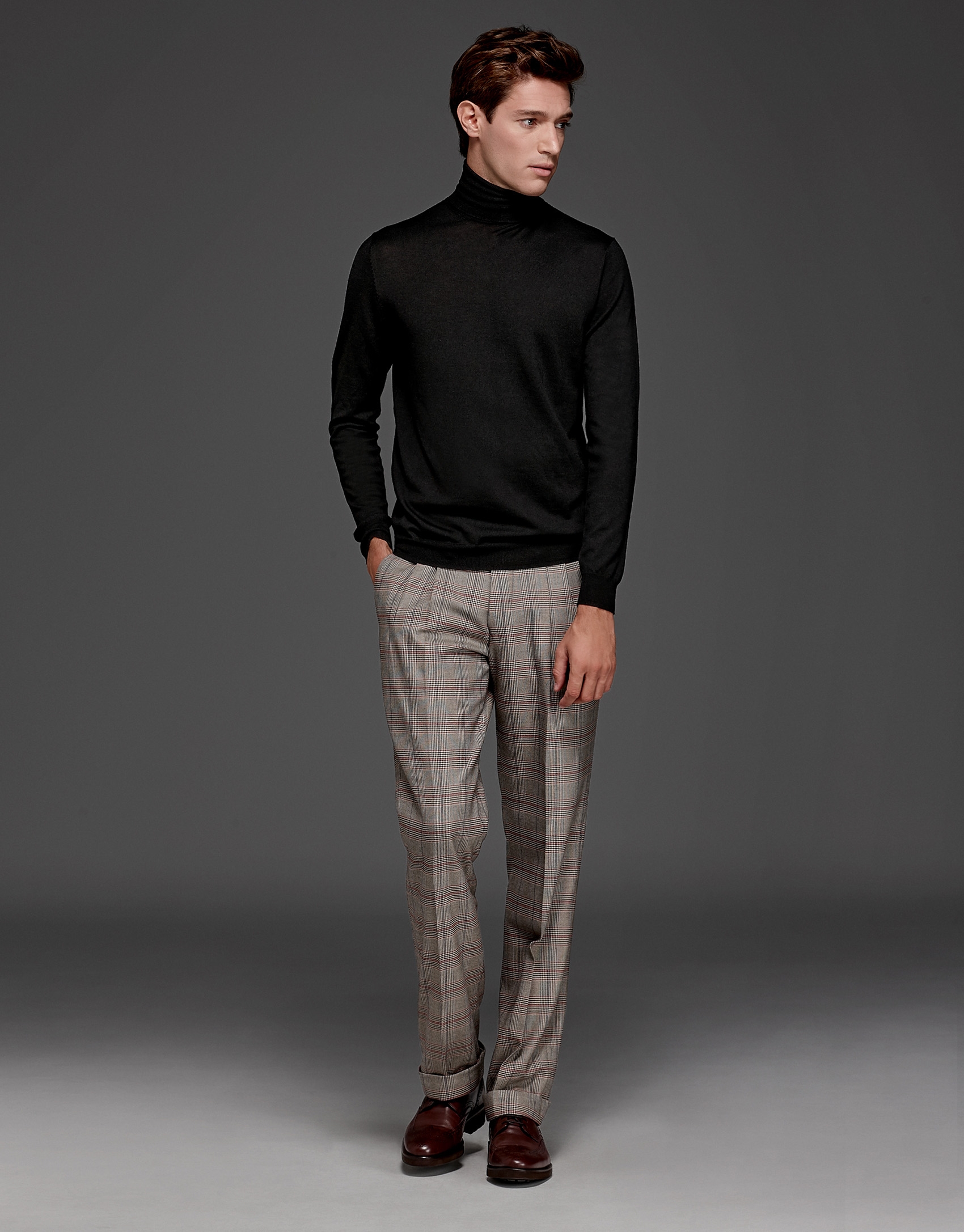 Beige/red glen plaid pants with darts