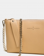 Bolso clutch  lisa nano gold