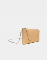 Bolso clutch  lisa nano gold